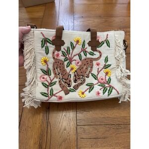 America and beyond‎ cream fringed purse with beaded animals and palm tree